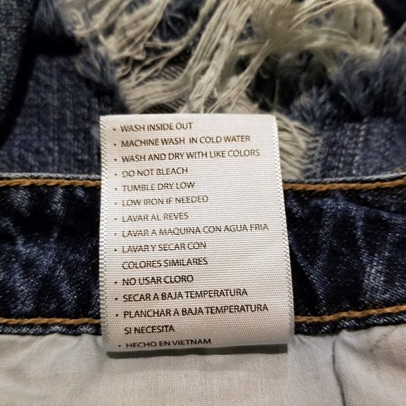 KanCan High Rise Mom Shorts Size 5 (26) Dark Wash 100% Cotton Distressed Raw Hem - Picture 11 of 11